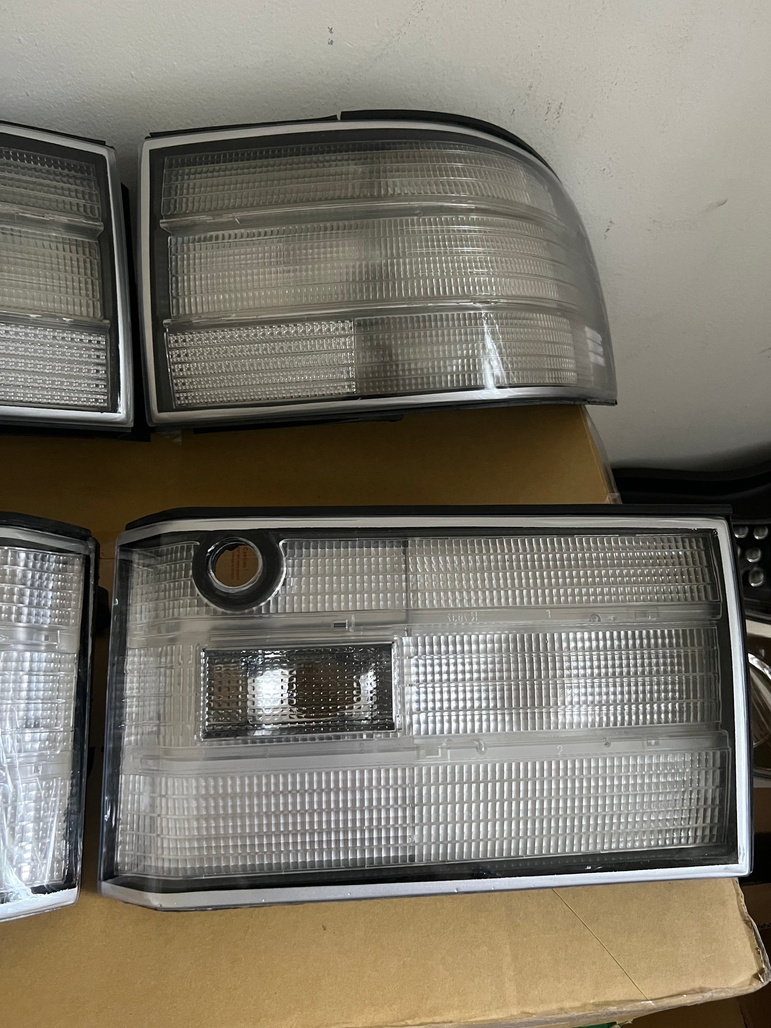 Pair Of OEM Lexus LS400 Right Bumper Park Signal Lights – Used – 1990-1994